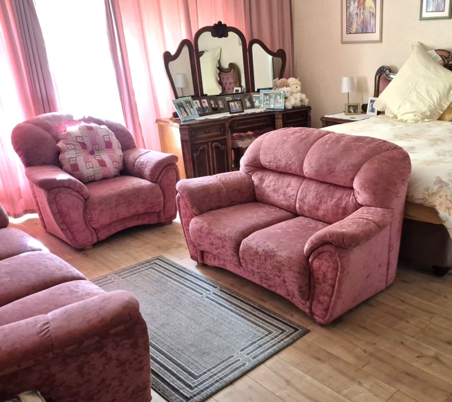 6 Bedroom Property for Sale in Flimieda North West